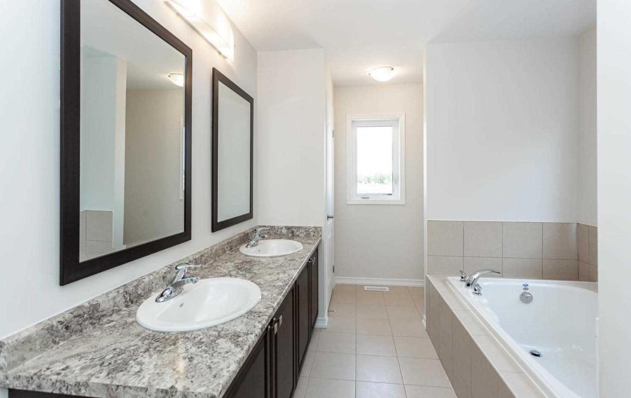 The Warm Welcome Suite Thorold Eksteriør billede